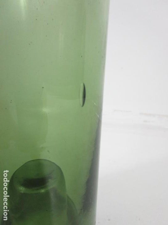 Antigüedades: Curiosa Botella Cristal Soplado Catalán - Vidrio Color Verde - Sello Grabado - S. XVIII-XIX - Foto 12 - 199577278