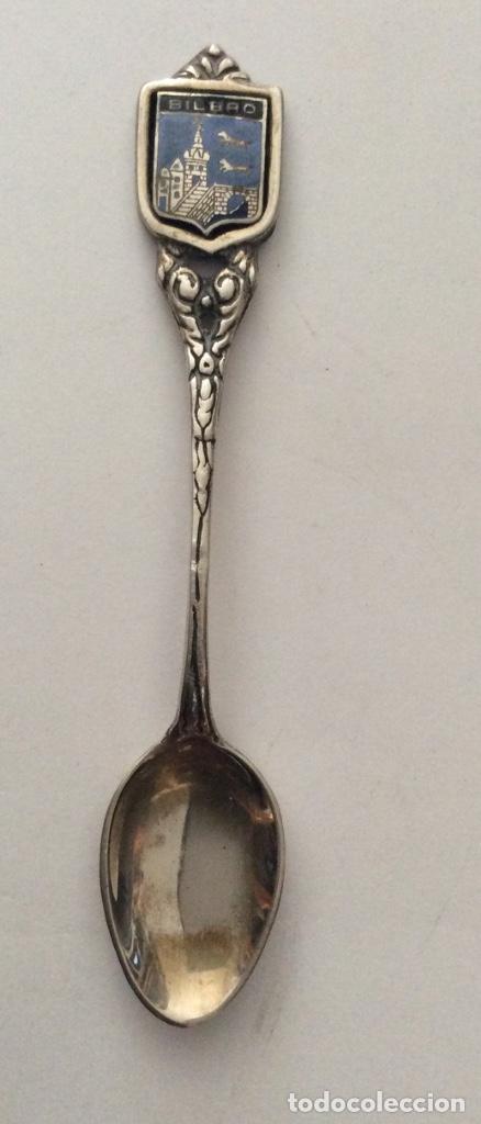 Antig&uuml;edades: Cucharilla esmaltada en plata de ley Bilbao - Foto 1