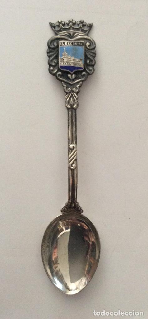 Antig&uuml;edades: Cucharilla esmaltada El Escorial en plata de ley - Foto 1