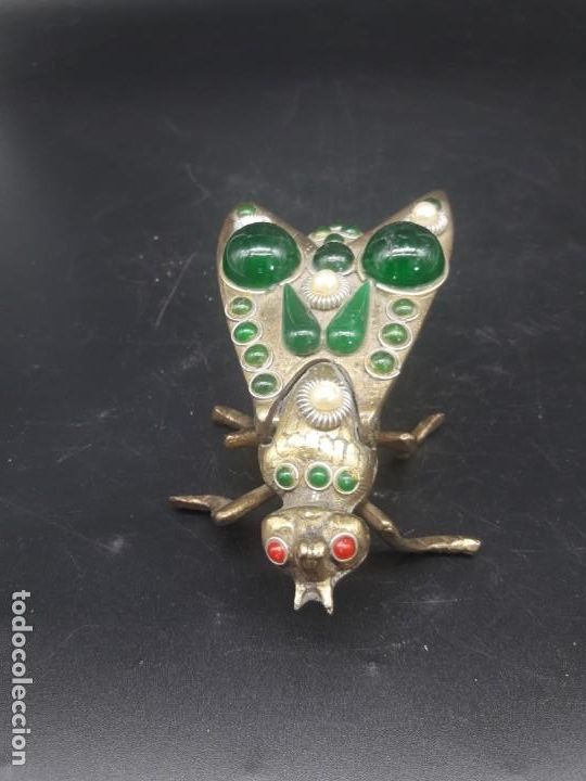 Antig&uuml;edades: Mosca de lat&oacute;n con adornos - Foto 2