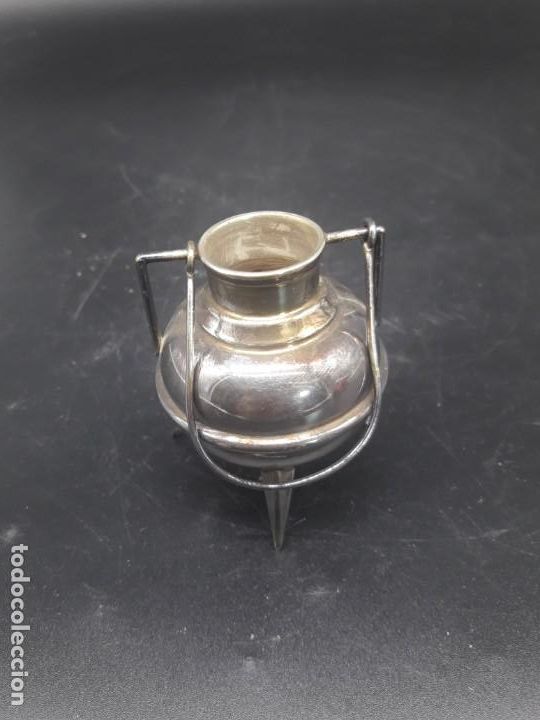 Antig&uuml;edades: Pote de metal plateado - Foto 2