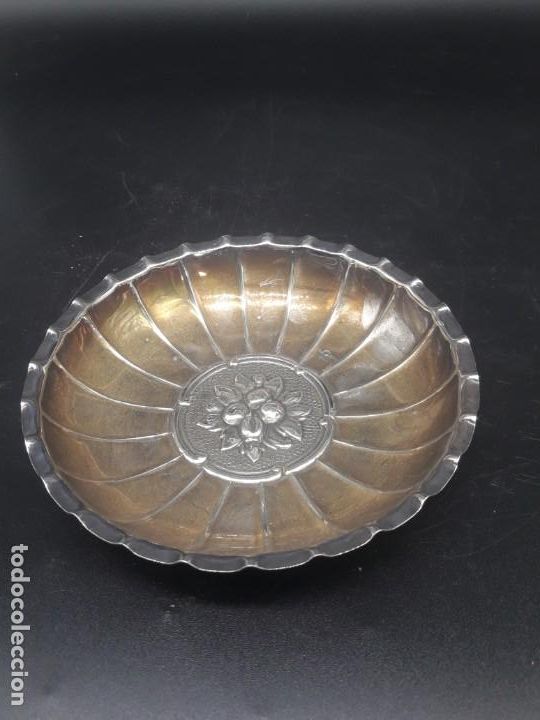 Antig&uuml;edades: Platito metal plateado - Foto 1