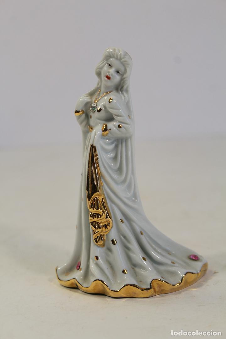 Antig&uuml;edades: la dama de el pa&ntilde;uelo de porcelana capodimonte con cristales swarosky y oro de ley