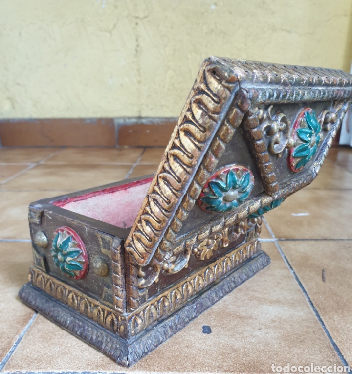 Antig&uuml;edades: Caja de madera tallada - Foto 5