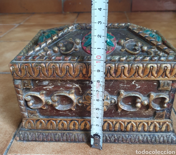 Antig&uuml;edades: Caja de madera tallada - Foto 7