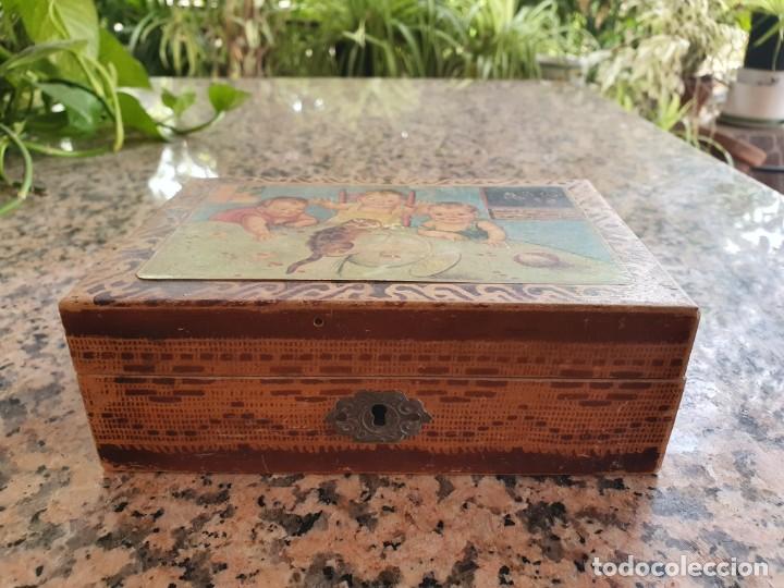 Antig&uuml;edades: Antigua caja de madera - Foto 1