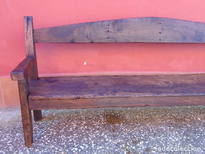Antig&uuml;edades: ANTIGUO BANCO DE NOGAL. RESTAURADO. - Foto 3