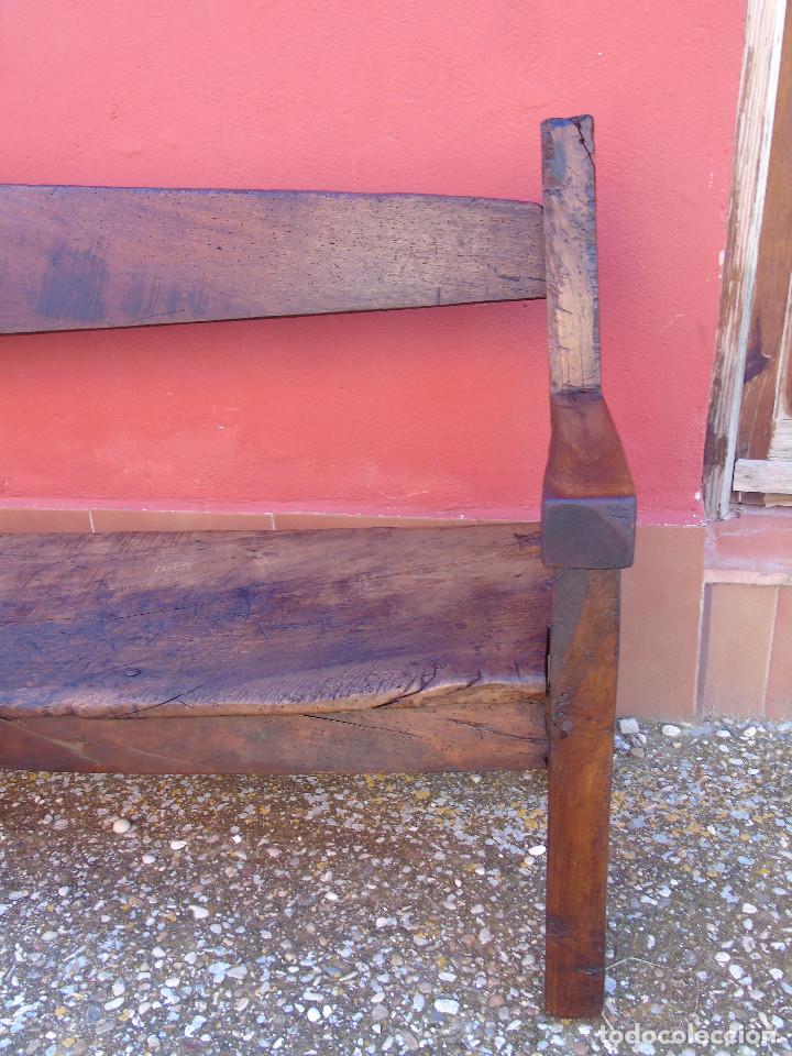 Antig&uuml;edades: ANTIGUO BANCO DE NOGAL. RESTAURADO. - Foto 7