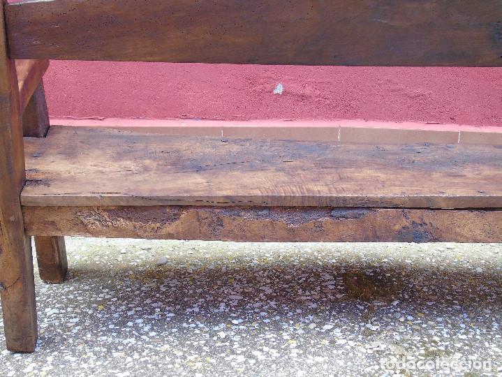 Antig&uuml;edades: ANTIGUO BANCO DE NOGAL. RESTAURADO. - Foto 35