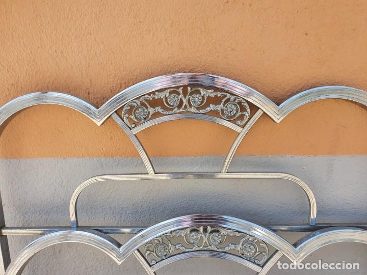 Antig&uuml;edades: Antigua cama de niquel - Foto 3