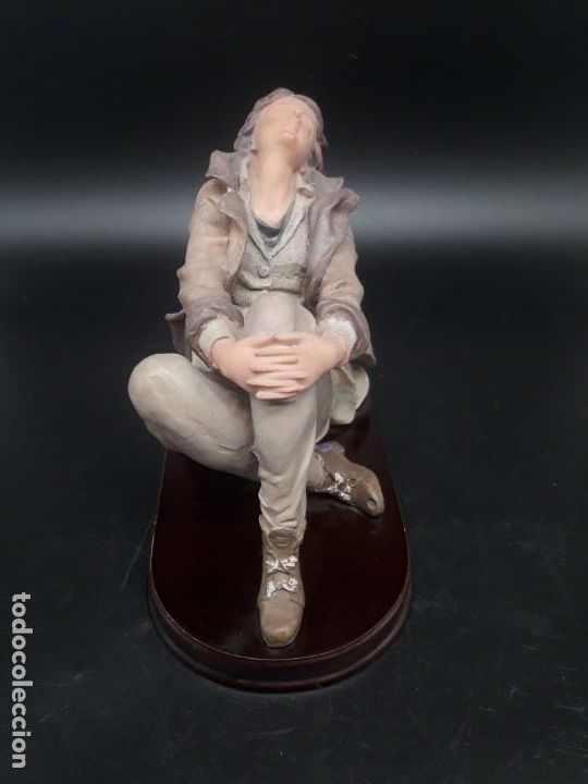 Antig&uuml;edades: Figura de joven - Foto 1