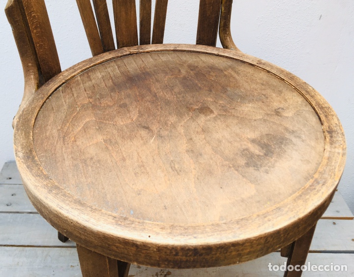 Antig&uuml;edades: Silla Bistro curvada estilo Thonet color marron - Foto 2