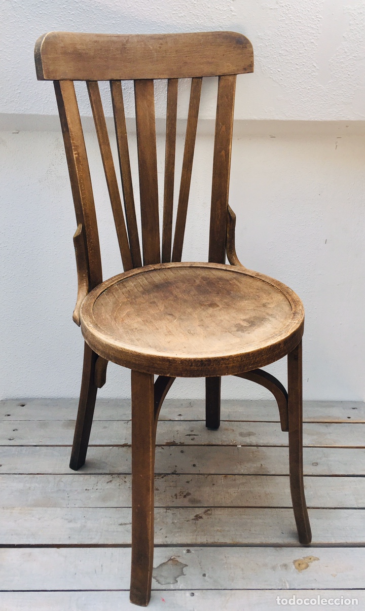 Antig&uuml;edades: Silla Bistro curvada estilo Thonet color marron - Foto 1