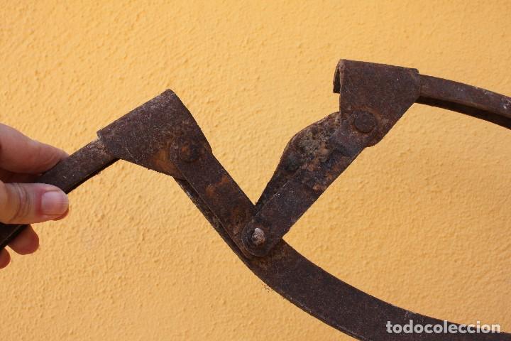 Antig&uuml;edades: Ajustador de duelas centenario o sargento de tonel - Foto 5