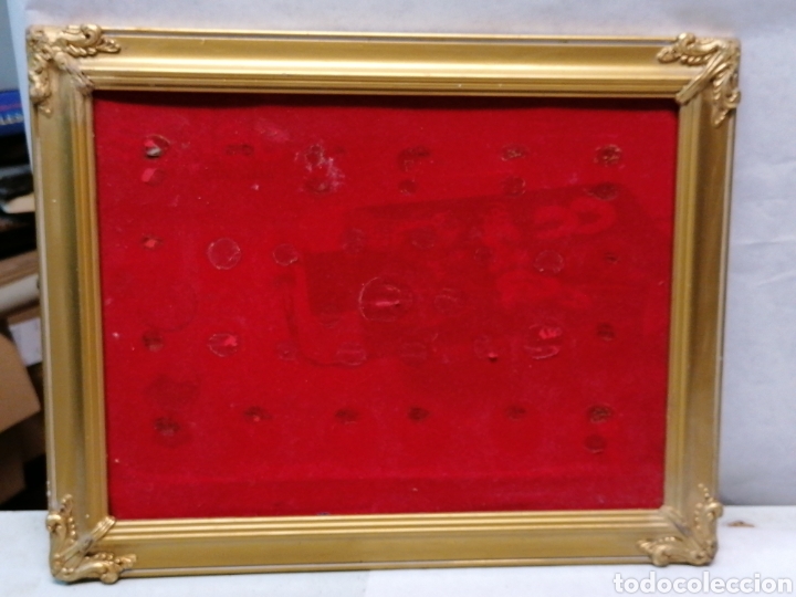 Antig&uuml;edades: Marco dorado con remates - Foto 1