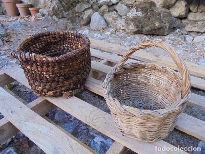 Antig&uuml;edades: 2 CESTAS DE MIMBRE Y VARAS DE SAUCE - CESTOS DE ENEA - Foto 2