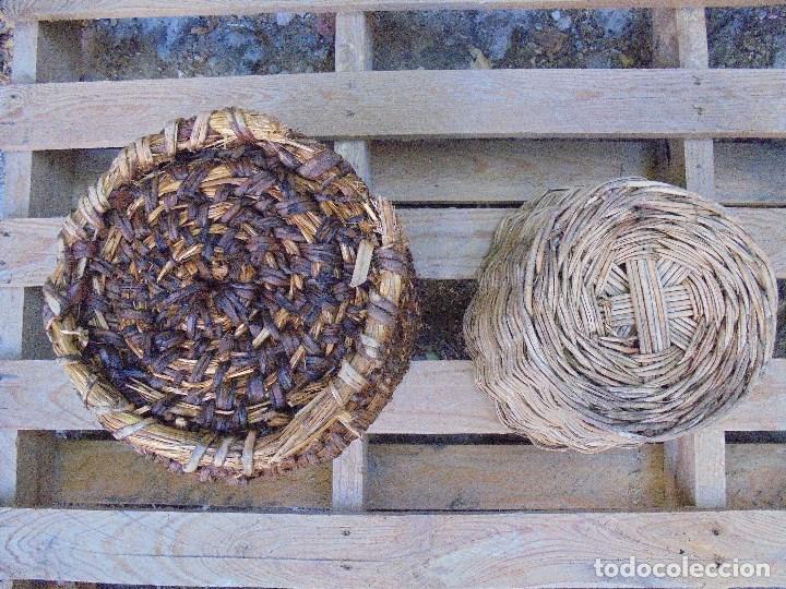 Antig&uuml;edades: 2 CESTAS DE MIMBRE Y VARAS DE SAUCE - CESTOS DE ENEA - Foto 4