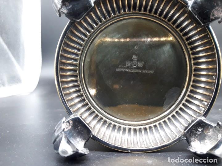 Antig&uuml;edades: Pareja floreros metal - Foto 3