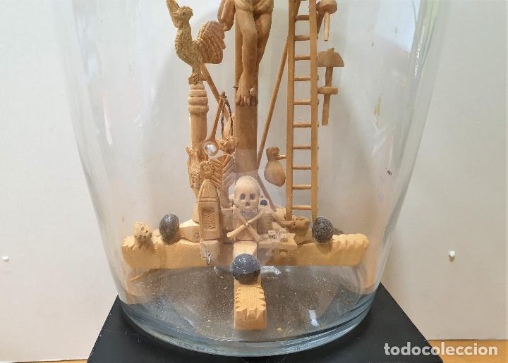 Antig&uuml;edades: Calvario de madera en botella de vidrio de La Granja. - Foto 3
