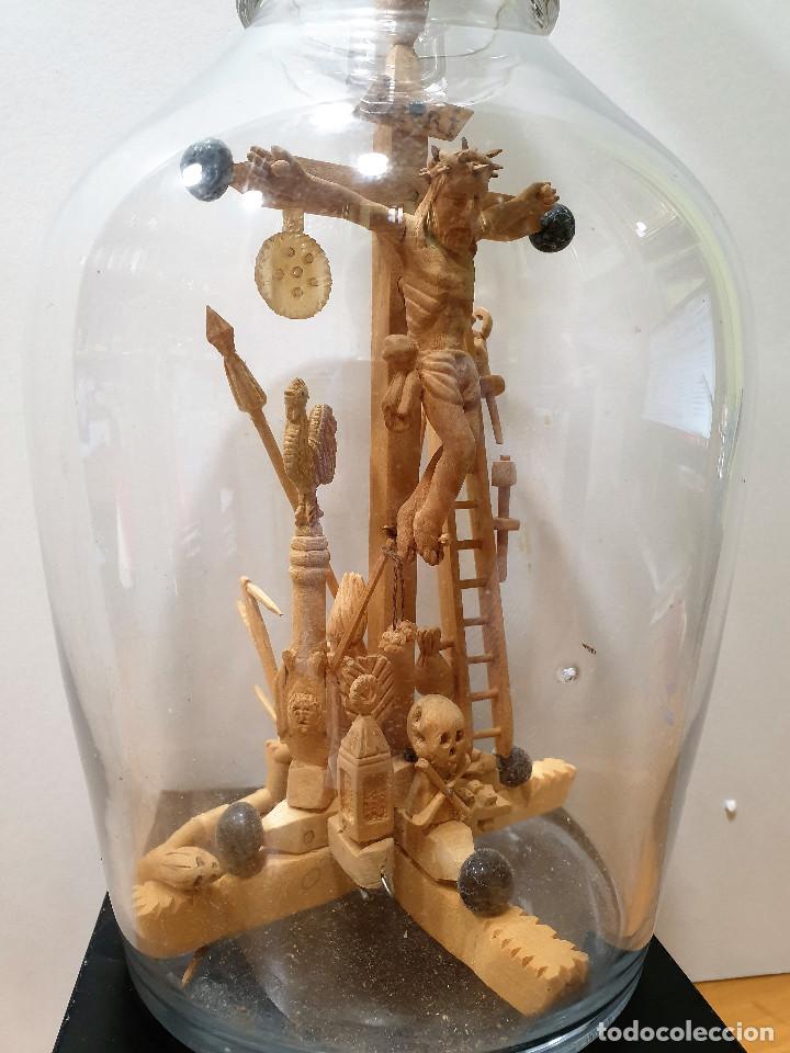 Antig&uuml;edades: Calvario de madera en botella de vidrio de La Granja. - Foto 5