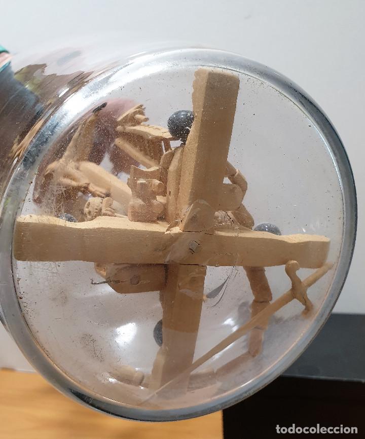 Antig&uuml;edades: Calvario de madera en botella de vidrio de La Granja. - Foto 9