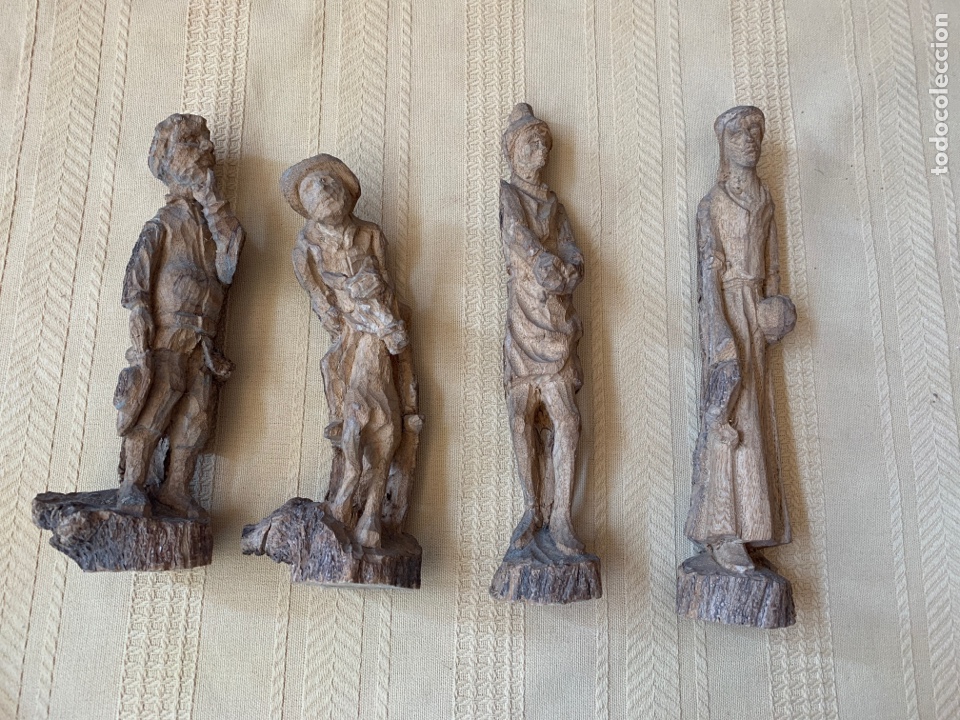 Antig&uuml;edades: Cuatro figuras de madera tallada antigua - Foto 1