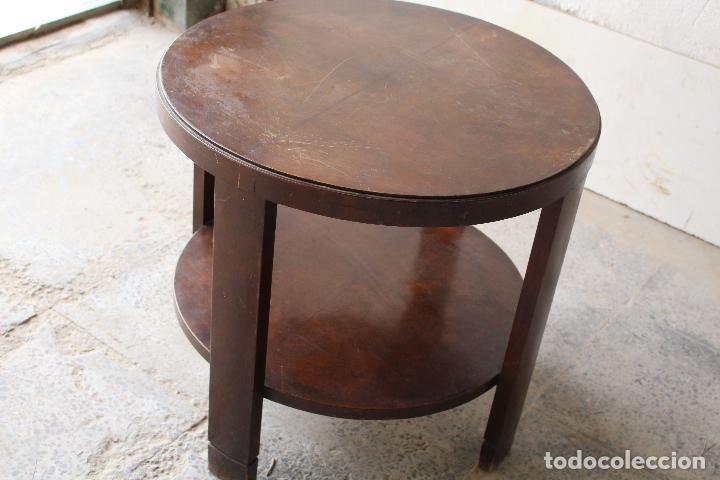 Antig&uuml;edades: mesa baja antigua de madera - Foto 2