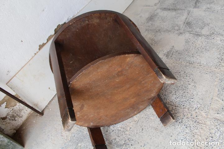 Antig&uuml;edades: mesa baja antigua de madera - Foto 4