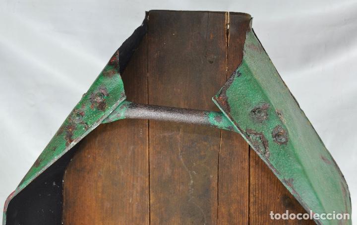 Antig&uuml;edades: Medidor para grano en madera y metal - Foto 2
