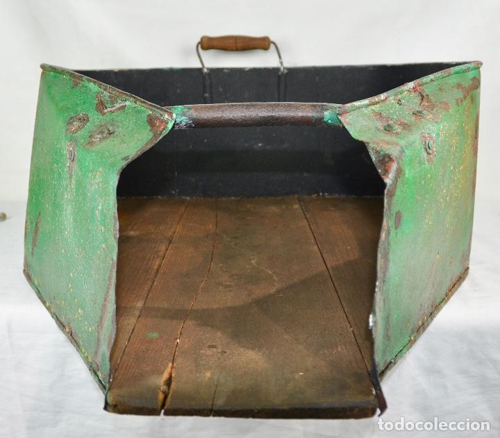Antig&uuml;edades: Medidor para grano en madera y metal - Foto 4