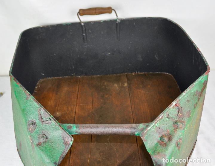 Antig&uuml;edades: Medidor para grano en madera y metal - Foto 5