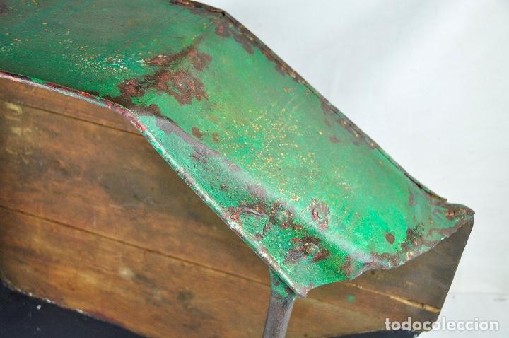 Antig&uuml;edades: Medidor para grano en madera y metal - Foto 7