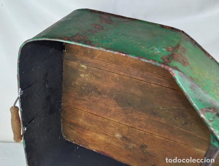 Antig&uuml;edades: Medidor para grano en madera y metal - Foto 8
