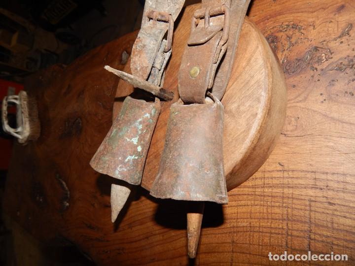 Antig&uuml;edades: pareja de cencerros antiguos - Foto 4