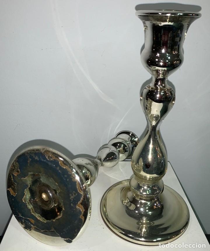 Antig&uuml;edades: Par de candeleros de La Granja. - Foto 4