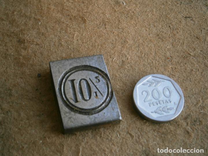 Antiquit&auml;ten: &iexcl;&iexcl;MOLDE&iexcl; procedente de una vieja IMPRENTA&iexcl;&iexcl;&iexcl;tallado,en hierro' CON,NUMERO&iexcl;A&Ntilde;OS 30 40&iexcl;UNICO EN TC&iexcl;&iexcl;