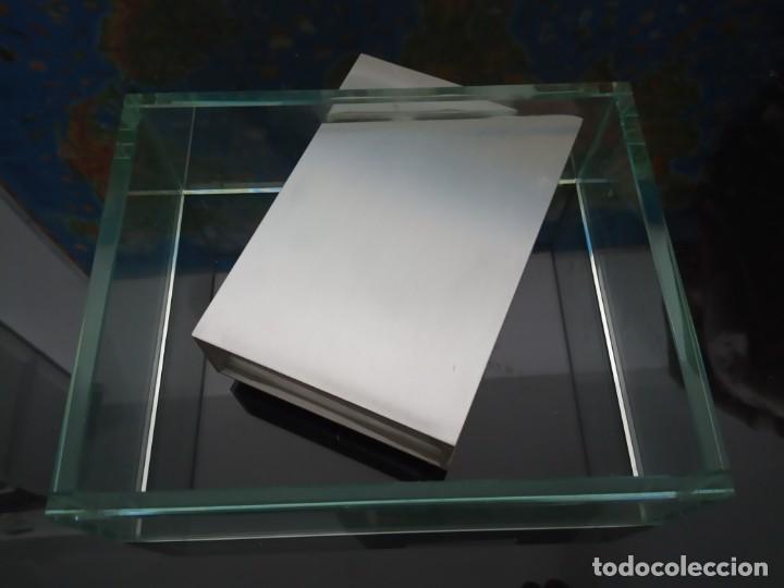 Oggetti Antichi: FIGURA DECORATIVA DE CRISTAL PORTALAPICES CEPILLOS