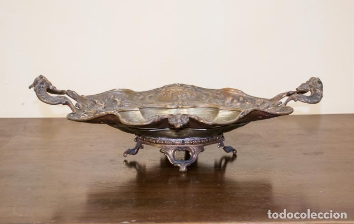 Antig&uuml;edades: MAGN&Iacute;FICO CENTRO DE MESA ISABELINO EN BRONCE - Foto 2