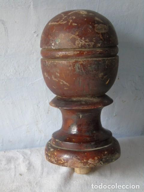 Antig&uuml;edades: POMO BOLA DE ARRANQUE DE ESCALERA boa de madera - Foto 3