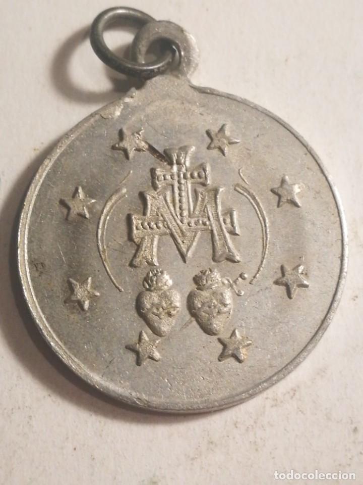 Antig&uuml;edades: Medalla Virgen Mar&iacute;a - Foto 2