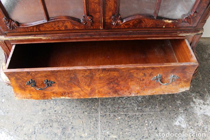 Antig&uuml;edades: vitrina de madera para restaurar - Foto 7