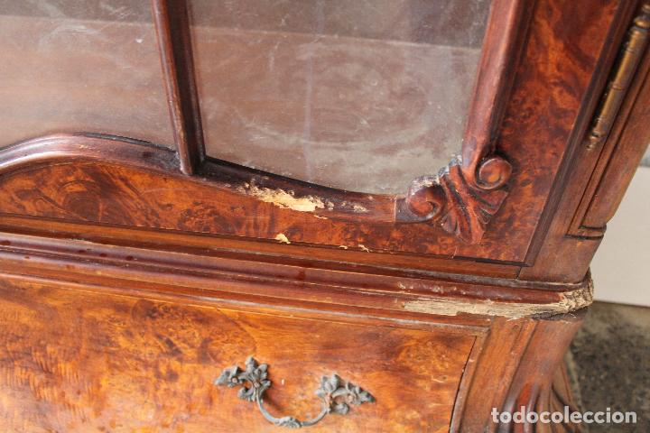 Antig&uuml;edades: vitrina de madera para restaurar - Foto 9