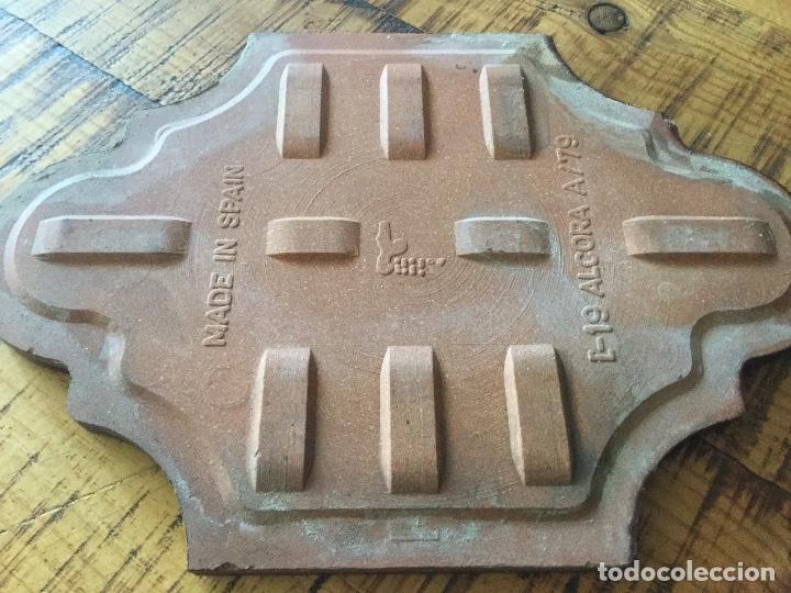 Antig&uuml;edades: ALCORA - AZULEJO A/79 - SIN USAR - Foto 2