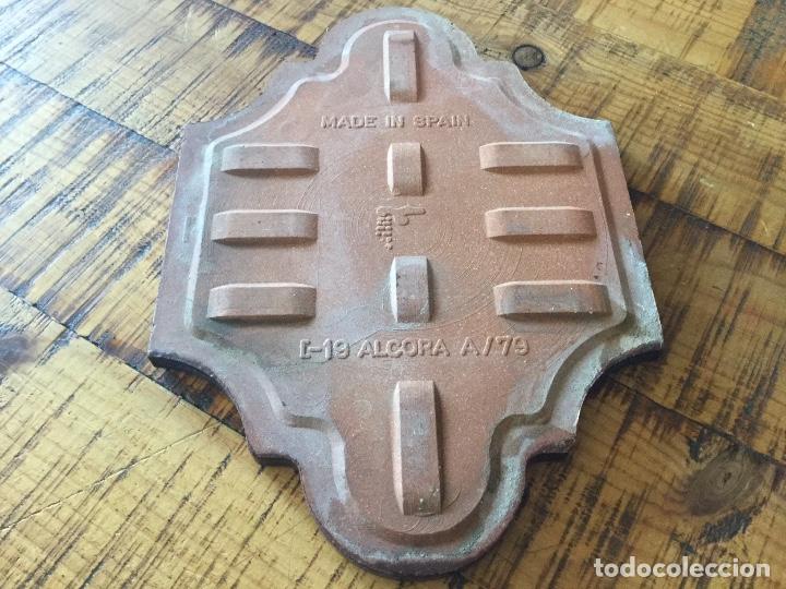 Antig&uuml;edades: ALCORA - AZULEJO A/79 - SIN USAR - Foto 3