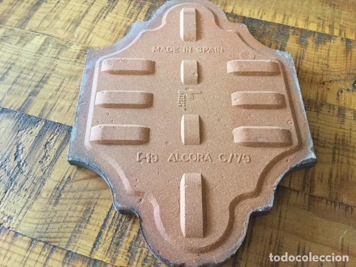 Antig&uuml;edades: ALCORA - AZULEJO A/79 - SIN USAR - Foto 3