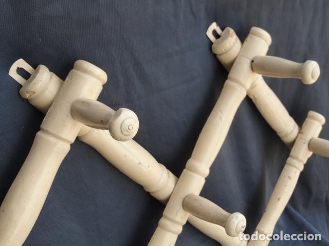 Antig&uuml;edades: PERCHERO EXTENSIBLE DE MADERA. - Foto 3