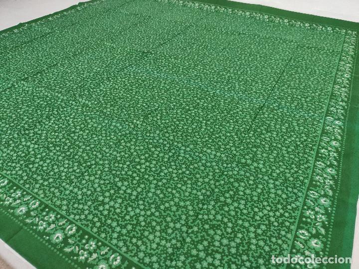 Antig&uuml;edades: Pa&ntilde;uelo de algod&oacute;n estampado en verde - Foto 1