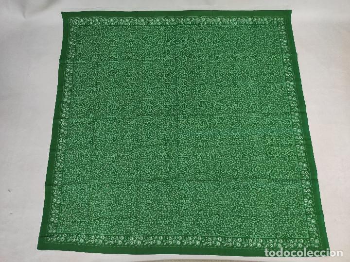 Antig&uuml;edades: Pa&ntilde;uelo de algod&oacute;n estampado en verde - Foto 2