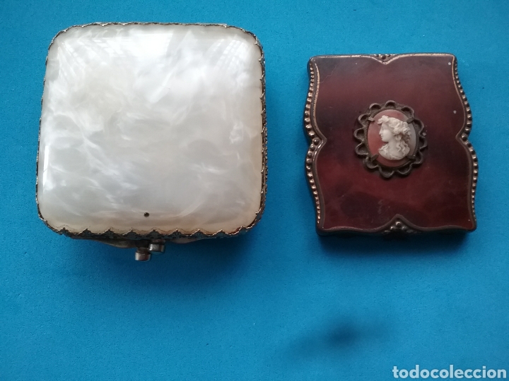 Antig&uuml;edades: Pareja de polveras antiguas. - Foto 1