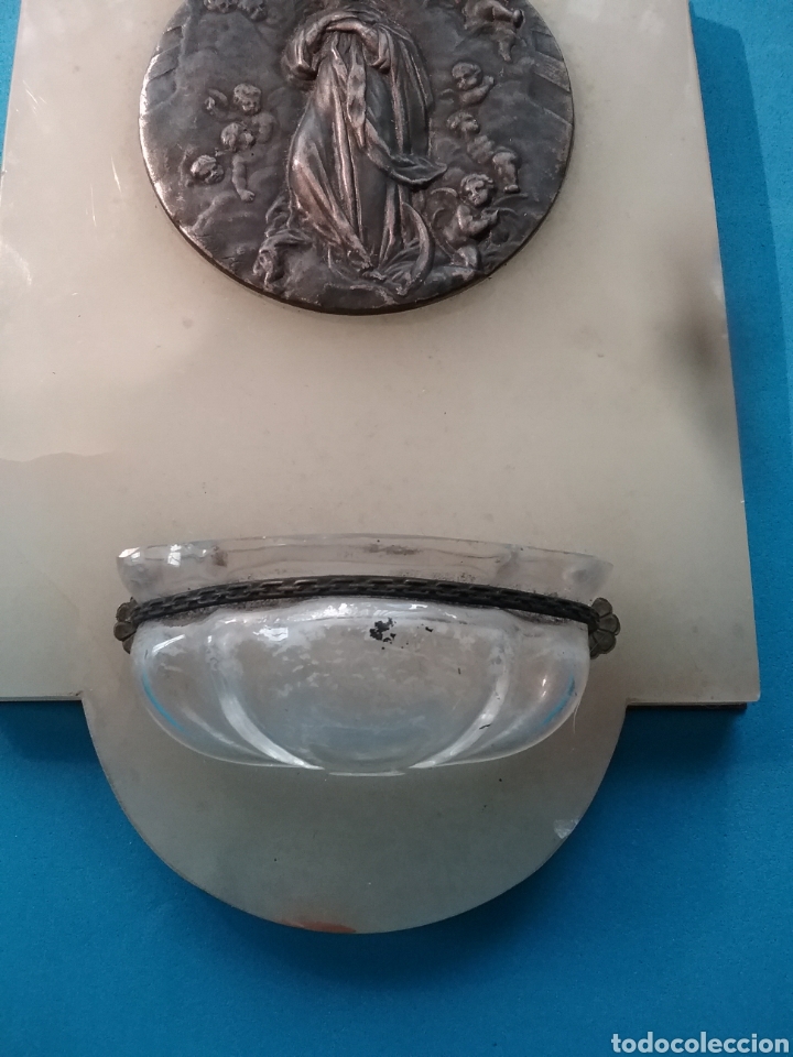 Antig&uuml;edades: Benditera en alabastro con placa de bronce y cristal - Foto 3